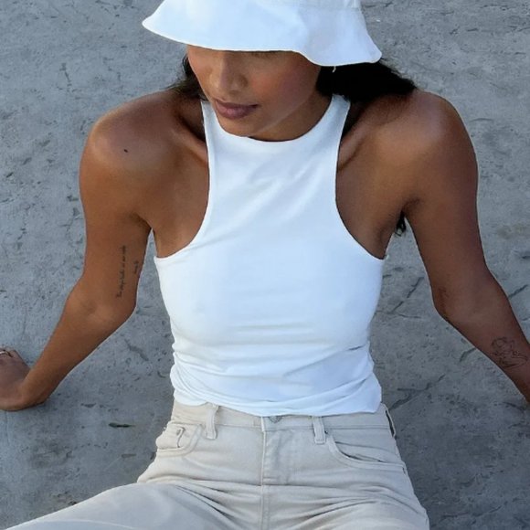 NA-KD Racerback Racer Neck Minimalist Sexy Singlet Tank - Picture 1 of 9